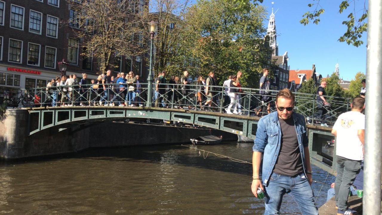 Red Light Historic Canal Island City Center Amsterdam Exterior photo